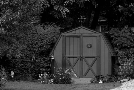 Old Summer Barn - old barn, summer barn, vintage, black and white, old summer, antique, old summer barn