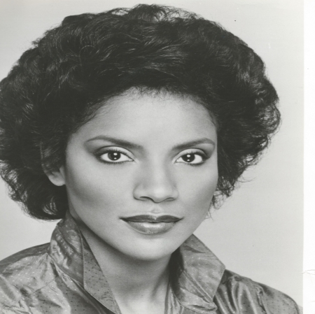 The Beautiful Phylicia Rashad - classy, elegant, ethnic, balck and white, actress, black, babe, natural beauty, phylicia-rashad