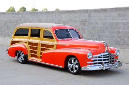 1948-pontiac-Streamliner-Deluxe-Woodie-Wagon - classic, hotrod, chrome, gm