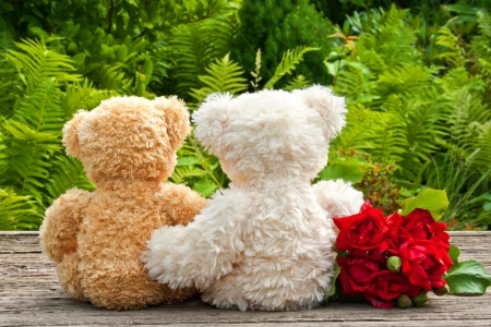 Teddy bears with roses - bears, trees, roses, gift, bouquet, cute, love, adorable, summer, lovely, plants, nature, beautiful, flowers, friends, sweet, teddy, hugs