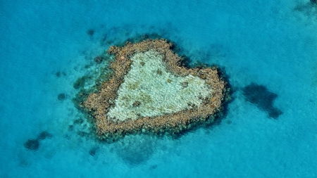 Heart-shaped reef in Australia - oceans, nature, Australia, reef, blue, turquoise, hearts