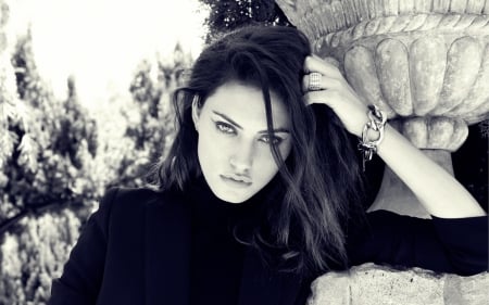 Phoebe Tonkin - white, phoebe tonkin, black, actress, girl, woman, blue