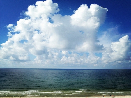 Gulf Shore Beauty - clouds, beauty, ocean, blue