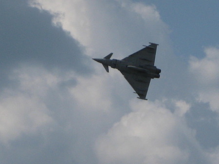 eurofighter typhoon - hill, display, british, amazing, raf, afterburner, past, england, eurofighter, fly, biggin