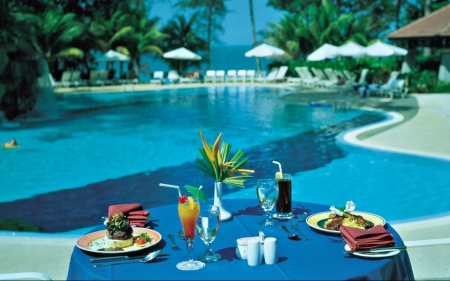 Dine at the Pool Side