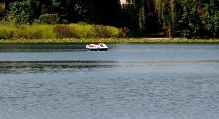 Sunbathing on the lake - peaceful lake, relaxing on the lake, sunbathing, Sunbathing on the lake, scenic lake, tranquil lake