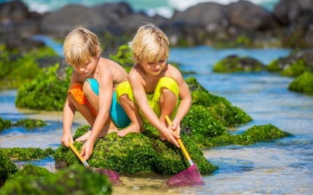 Sweet days of summer - yellow, summer, blue, sea, child, boy, green, blond, couple