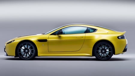 2014 Aston Martin V12 Vantage S - side view, vehicles, aston martin, cars, yellow cars