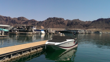 Lake Mead (Nevada) - reflections, lake mead, sky, boats, water, mountains, nevada