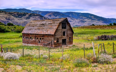 Okanagan Valley, BC - Landscape, Canada, Barn, BC