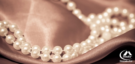 The oyster and pearl - necklace, pearl, silk, stole