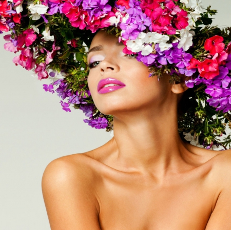 Bunch of flowers on the head of a beautiful girl - lips, femininity, model, bunch of flowers, girl, beauty, sensual look