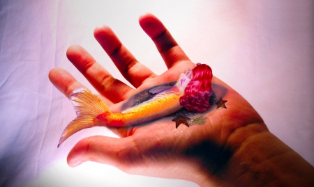 Mermaid in Hand - digital, pretty, cute, beautiful, girl, art, fantasy, mermaid, woman