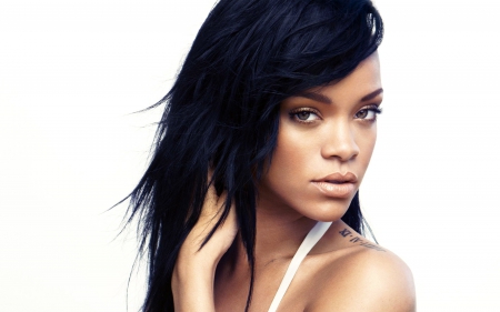 Rihanna - beauty, 2014, talented, popular, rihanna, singer, celebrity