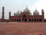 badshahi mosque