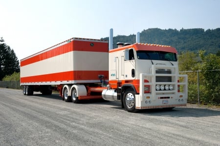 Freighterliber Cabover - truck, frighterliner, big rig, cagover