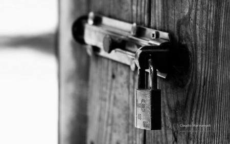 Lock - hd, art, abstract, door, lock, photography, black and white, wallpaper