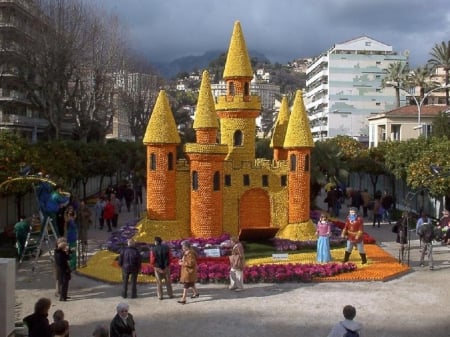 ORANGE FESTIVAL NETHERLANDS - orange, netherlands, photo, festival