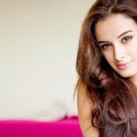 Evelyn Sharma