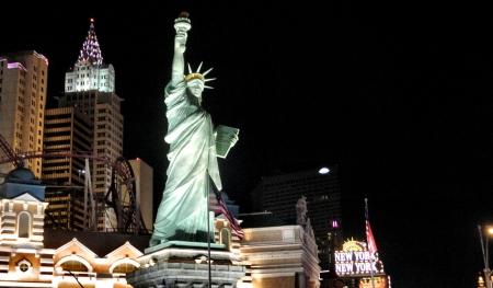 Lady Liberty at New York New York F1 - wide screen, new york new york casino, photography, cityscape, nevada, scenery, las vegas, photo, usa