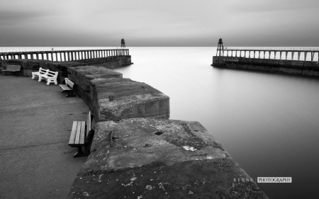 Whitby harbour walls - ocean, landscape, photography, water, wallpaper, black and white, hd, abstract, reflection, sea, scene