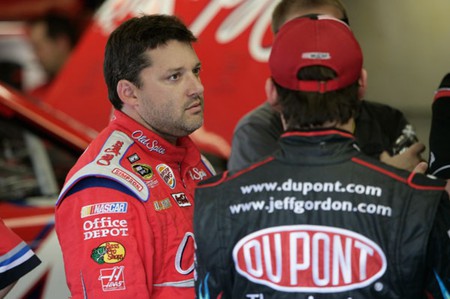 Tony Stewart talking to Jeff Gordon - sports, nascar