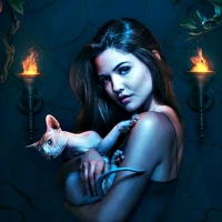 Danielle Campbell as Davina