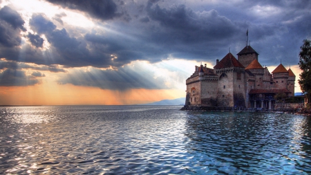 Sun Shining on Castle - oceans, sunshine, clouds, architecture, castles, sun rays