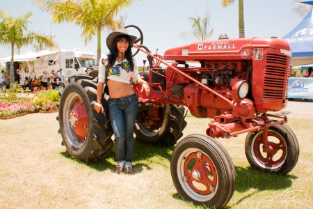 Farmer Daughter - girls, women, style, fun, models, hat, tractors, female, cowgirl, fashion, cowgirls, boots, hats, western, tractor, ranch