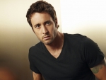 Alex OLoughlin