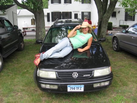 Volkswagen Cowgirl - jeans, hat, cowgirl, vw