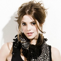 Ashley Greene 