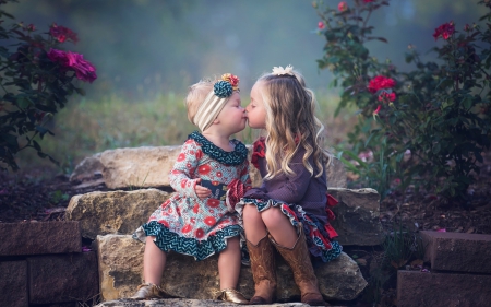 Sisters kiss - love, couple, girl, copii, adorable, fetite, child, kiss, children, garden, sister, cute, flower