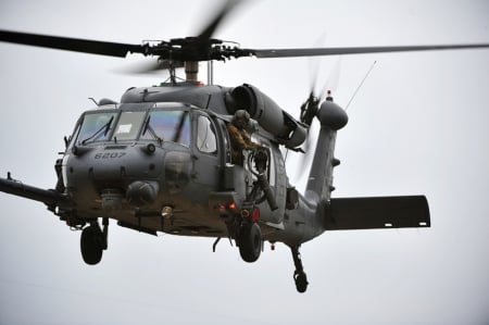 Sikorski Blackhawk - sikorski, gunship, blackhawk, helicopter