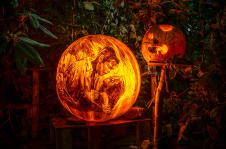 Blowin in the Wind - face, light, scary, halloween, artwork, night, pumpkin