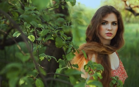 Pretty Face - face, leaves, woman, model