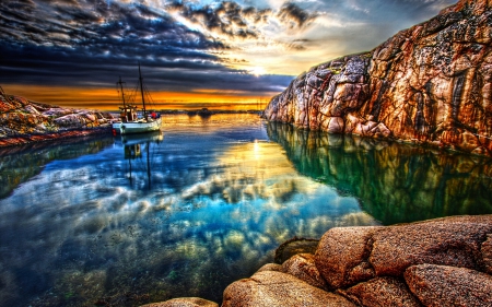 Clouds Reflected in Ocean - hdr