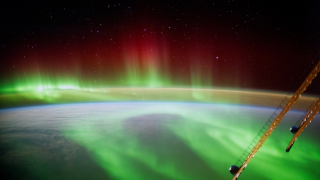 ISS over Aurora Borealis - space, aurora, aurora borealis, Space Station, ISS