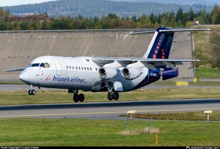 British Aerospace Avro RJ100