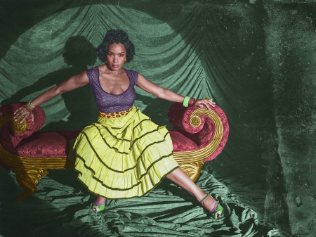 AHS~Freakshow - Freakshow, Angela Bassett, Three-breasted Lady, AHS, Desiree Dupree