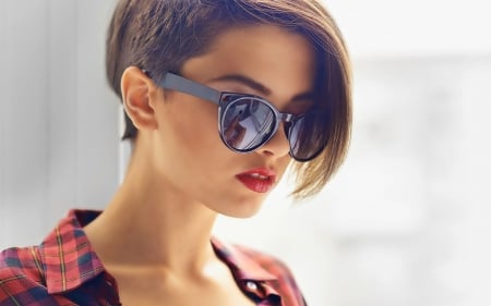 The woman - short hair - the woman, glasses, short hair, makeup