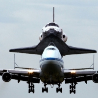 Space Shuttle Discovery - Boeing 747 Shuttle Carrier