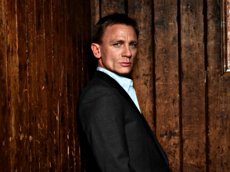 Daniel Craig - wood, brown, man, actor, daniel craig