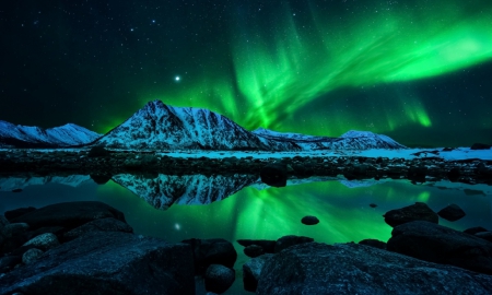 Northern Lights - lake, sky, night, mountans, mountains, nature, northen light, star, reflection, green, lights