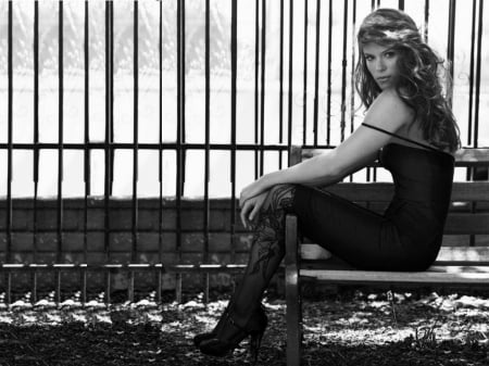 Kate Mara - Kate, beautiful, Kate Mara, actress, stockings, model, 2014, heels, Mara, wallpaper, black white