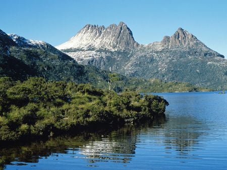 dove lake at cradle mountain tasmania australia - lake, nature, landscape