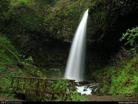 Upper Latourell Falls - walkway, waterfall, bridge, rocks, ferns