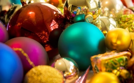 Beautiful Christmas Decors - yellow, blue, pink, red