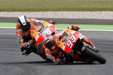 Repsol Honda - racing, repsol, battle, honda