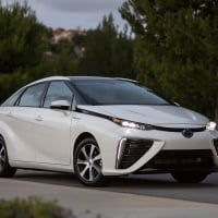 Toyota-Mirai_2016